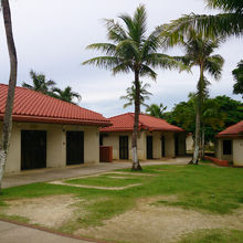 水曜日のナイトマーケット以外は閑散としています。