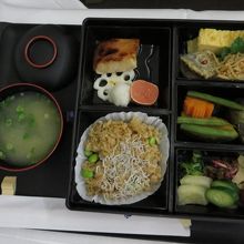 機内食　和食その２もありました