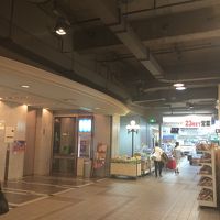 地下鉄改札からすぐフロント行きエレベーター＆グルメシティ