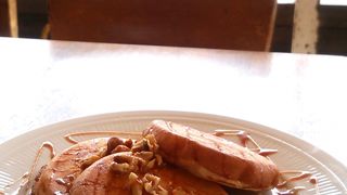 川沿いカフェでガレットパンケーキ