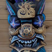 インパクトあるお面。