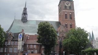 パイプオルガンが大迫力。