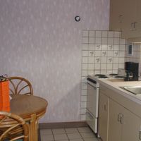 キッチン部分も使用に困ることなし。洗剤、ふきんもあり。