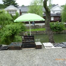倉敷川岸ではアクセサリー等の露店販売もあります。