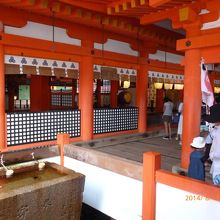 厳島神社の本殿
