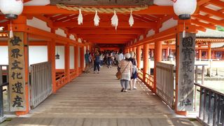 世界文化遺産の厳島神社です。