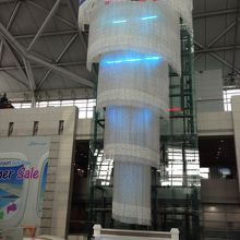 ロビー吹き抜けの装飾、きれいだった