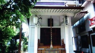都内の中の神社