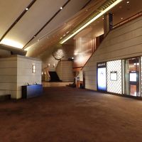 フロント・ロビー