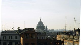 ＝トリニタ デイ モンティ広場＝　スペイン階段とセットで