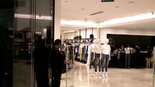 日本人に人気の洋服店