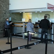 空港税を支払うための専用窓口。