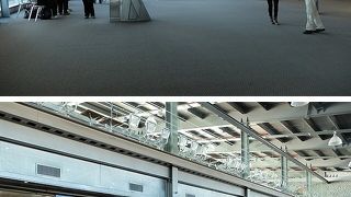出発前に空港税を払うようになっています。
