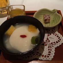 デザートの杏仁豆腐