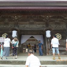 本殿入口の八足門