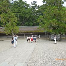 東西には十九社があり旧暦の１０月に各地に神様がお帰りになる