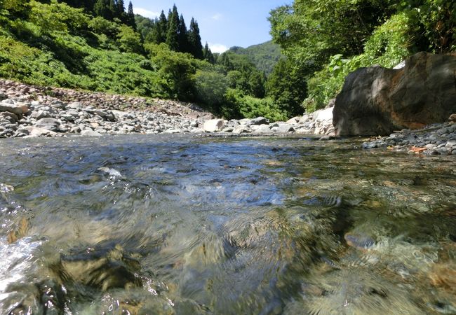 新潟の天然翡翠がある糸魚川