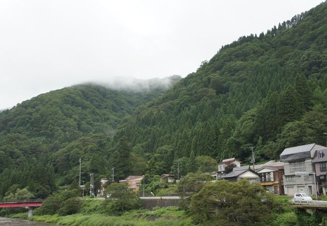 亀割山