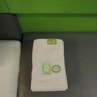 バスタオル2枚に固形石鹸とシャンプー兼ボディソープ、これのみ