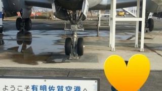 子供に飛行機を見せに
