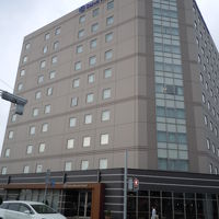 建物はシンプルで高級感があります。