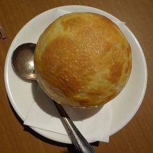 きのこのスープ、横から見るとキノコの形？