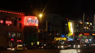 Tシャツや、バックも買えます。