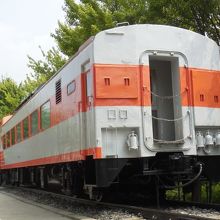 ムグンファ用電車、日本日立製で1980年代に導入。