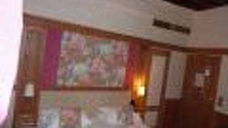 ラ ペルテ セイント ジャーマン デス プレス