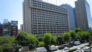 立地は抜群の商業ビル