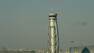 手荷物検査等、時間がかかります