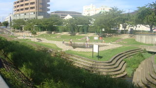 じゃぶじゃぶ池