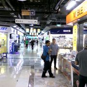 バンコクでパンテッィップの次に有名なIT販売ゾーン