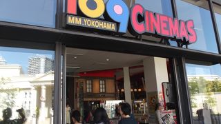 ゲントヨコハマの2階にあるシネコン