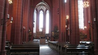 別館の博物館も見てください。