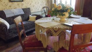 ２階の部屋はきれいですが、３階はパネル展示が主