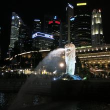 3年後に再訪し、念願の水を吐くマーライオンを撮影