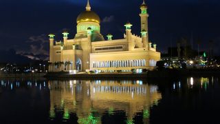 特に夜景が美しいモスク