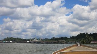 高速(？)水上タクシーで回りました