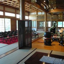 本殿内部です。ふだんは非公開だと思います。