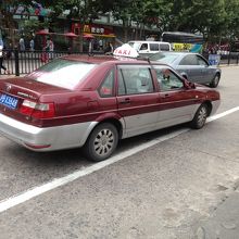 茶色の個人タクシーは非推奨