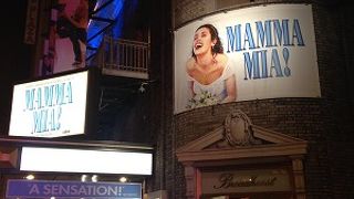 ヒット曲で綴るハッピーミュージカル