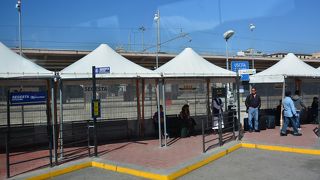 パレルモ中央駅の長距離バス（プルマン）ターミナルはわかりやすいです。