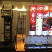 ビールサーバーとソフトドリンク