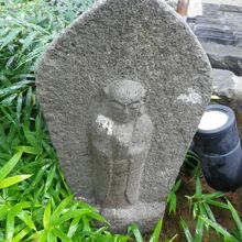 石仏があります