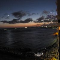 ヒルトンの花火もラナイから、なんとか見えます。