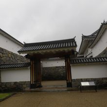 山手御門を中から見る