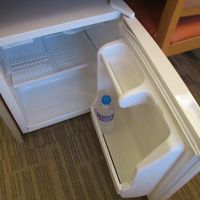 冷蔵庫　小さいながらも冷凍ブースあり