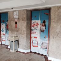 バリでは珍しい？エレベーター笑