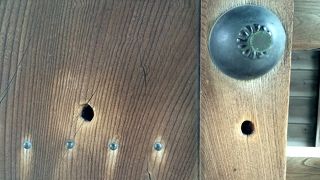 銃弾の痕跡が見られるお寺です